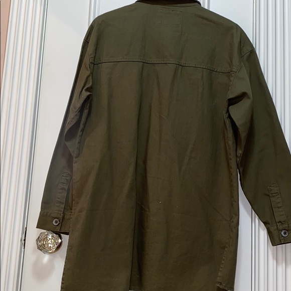 NWOT Army shirt with embroidered patches - Picture 2 of 3